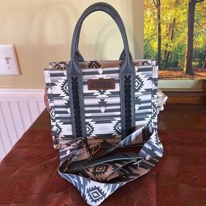 Wrangler Purse 🐴
